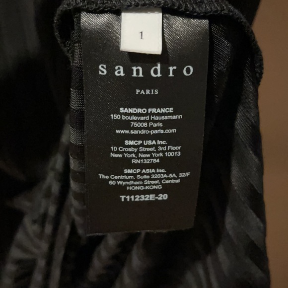 Sleeveless black cool top! - Picture 3 of 3